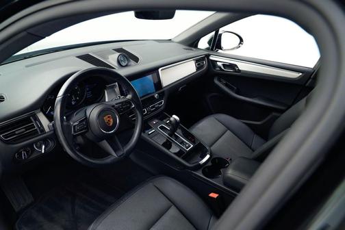 2024 Porsche Macan 