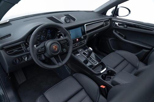 2025 Porsche Macan T