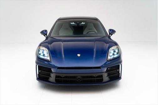 2024 Porsche Panamera 4