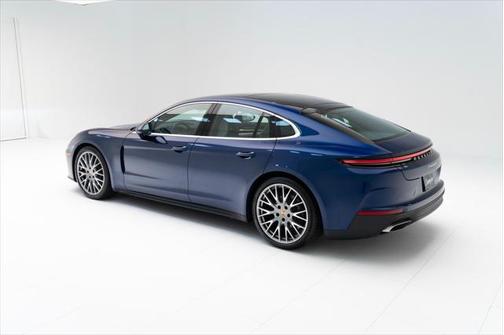 2024 Porsche Panamera 4