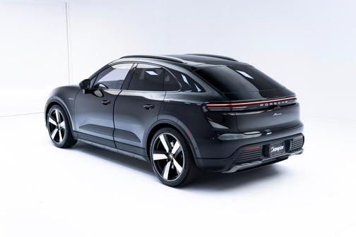 2025 Porsche Macan Electric