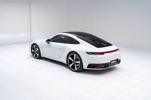 2022 Porsche 911 Carrera