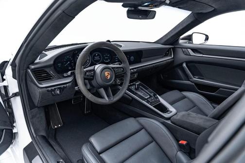 2022 Porsche 911 Carrera