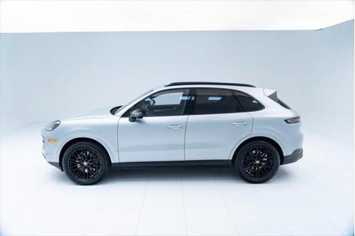 2024 Porsche Cayenne Base (Tiptronic)