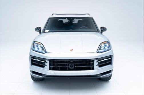 2024 Porsche Cayenne Base (Tiptronic)
