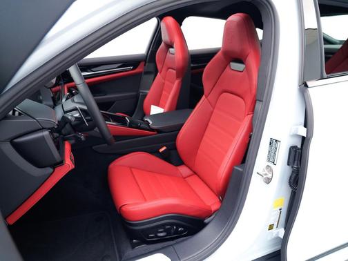 2026 Porsche Panamera 