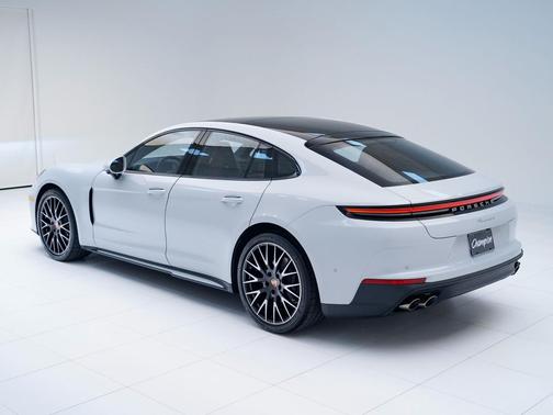 2026 Porsche Panamera 