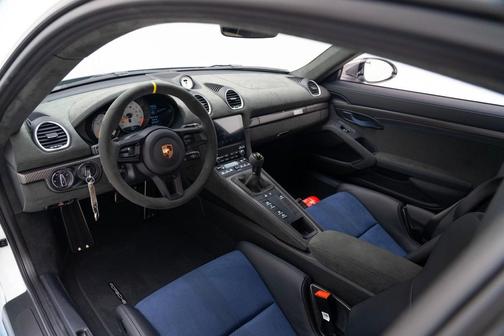 2025 Porsche 718 Cayman GT4 RS