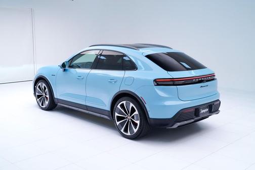 2025 Porsche Macan 4S