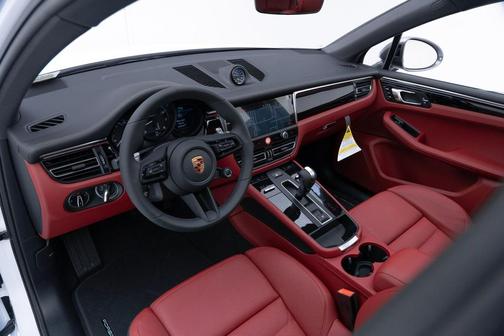 2025 Porsche Macan T