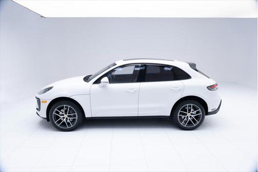 2022 Porsche Macan Base