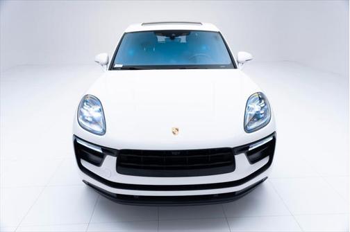 2022 Porsche Macan Base
