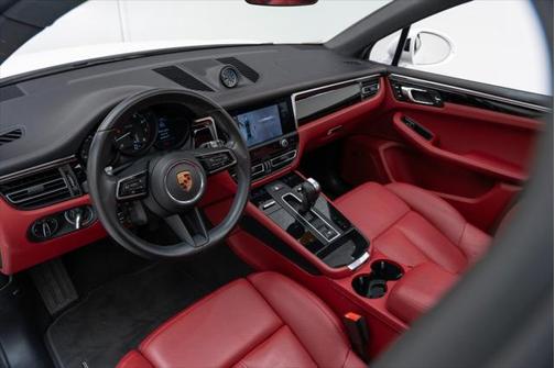 2022 Porsche Macan Base