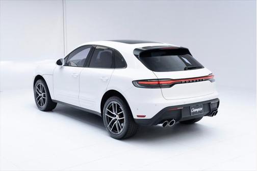 2022 Porsche Macan Base