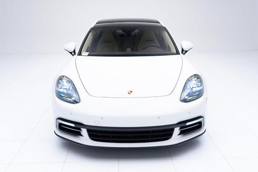2018 Porsche Panamera 4 Executive