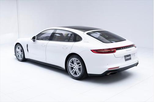 2018 Porsche Panamera 4 Executive