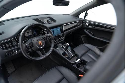 2022 Porsche Macan Base
