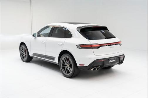 2022 Porsche Macan Base