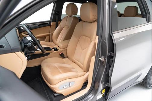 2017 Porsche Macan Base