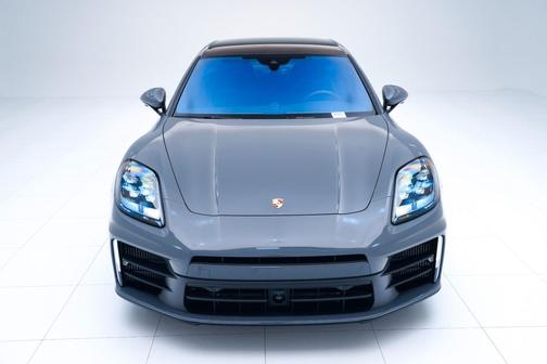 2026 Porsche Panamera 4