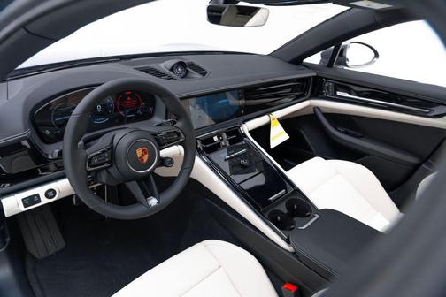 2025 Porsche Panamera 