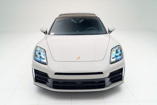2025 Porsche Panamera 4
