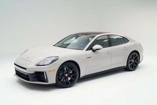 2025 Porsche Panamera 4