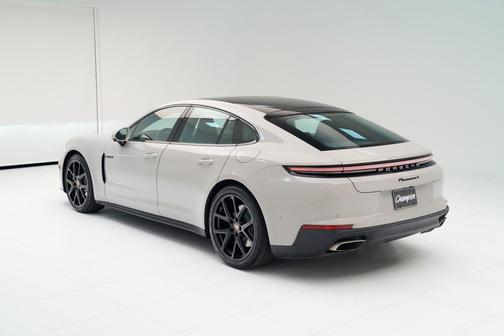 2025 Porsche Panamera 4