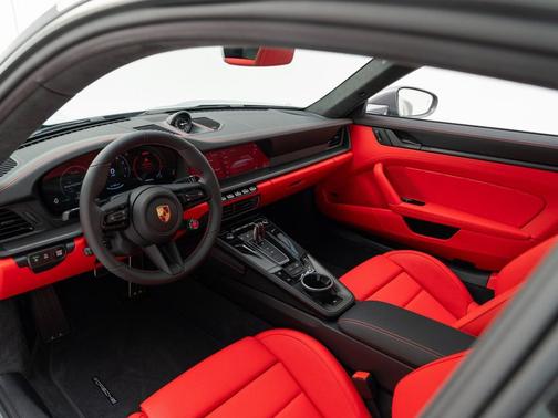 2026 Porsche 911 Carrera 4S