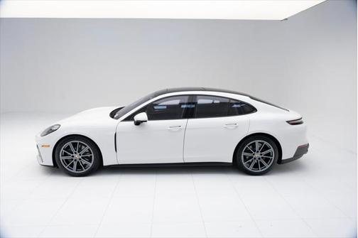 2024 Porsche Panamera 4