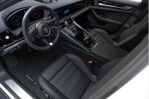 2024 Porsche Panamera 4