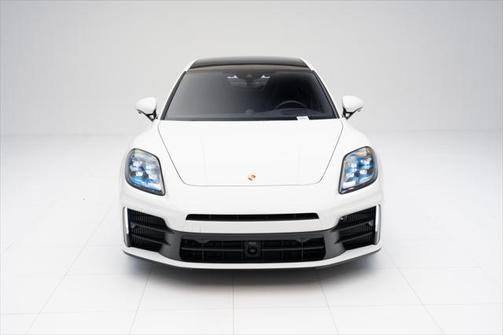 2024 Porsche Panamera 4