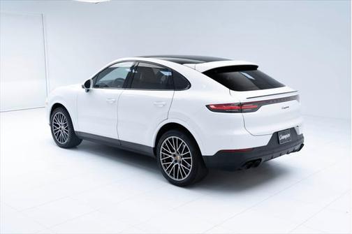 2022 Porsche Cayenne Platinum Edition
