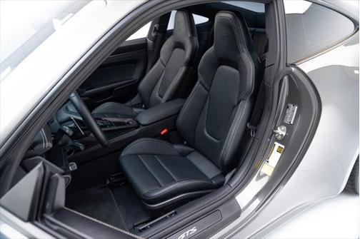 2023 Porsche 911 Carrera GTS
