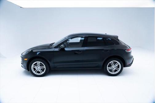 2022 Porsche Macan Base