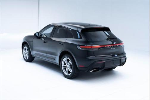 2022 Porsche Macan Base