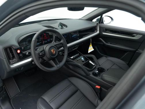 Vanadium Grey Metallic 2026 Porsche Cayenne Cayenne