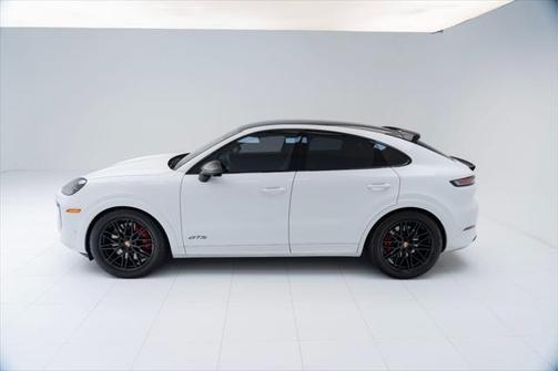 2025 Porsche Cayenne GTS