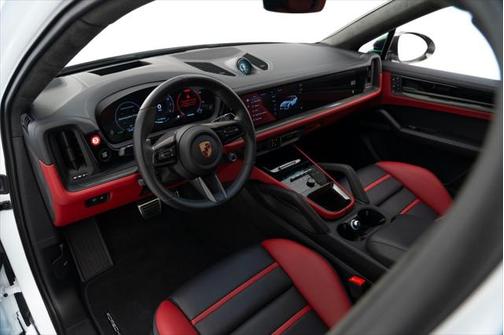 2025 Porsche Cayenne GTS