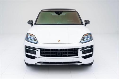 2025 Porsche Cayenne GTS