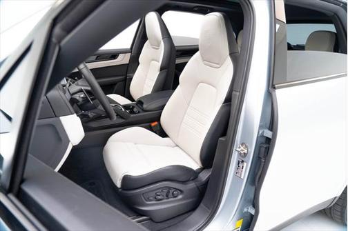 2025 Porsche Cayenne E-Hybrid S