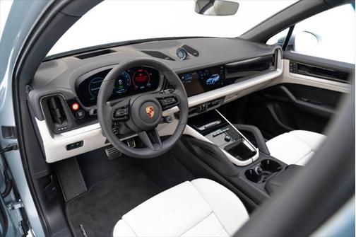 2025 Porsche Cayenne E-Hybrid S