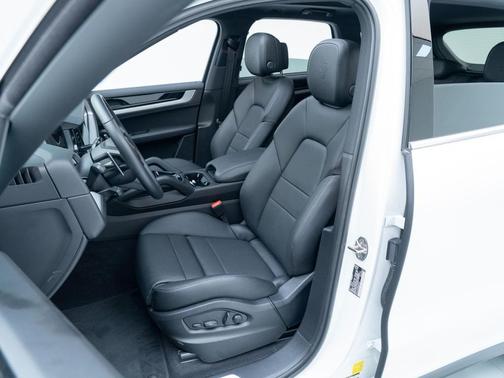 2025 Porsche Cayenne S