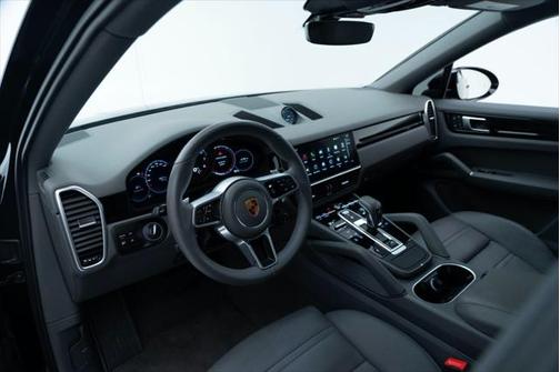 2022 Porsche Cayenne Platinum Edition