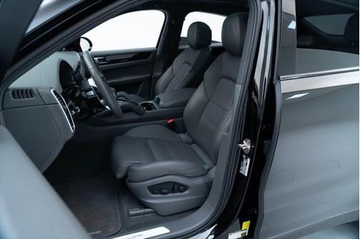 2022 Porsche Cayenne Platinum Edition