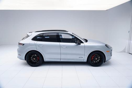 2026 Porsche Cayenne GTS
