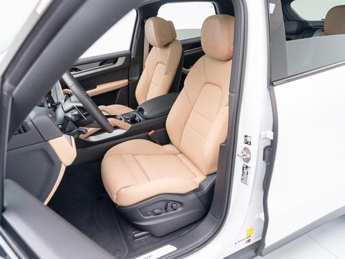 Carrara White Metallic 2026 Porsche Cayenne Cayenne E-Hybrid