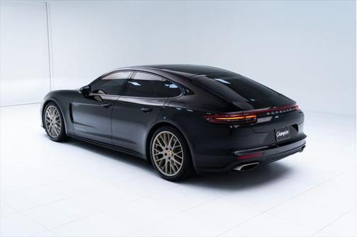 2020 Porsche Panamera E-Hybrid 4 10 Years Edition