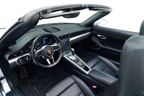 2017 Porsche 911 Carrera