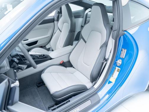 2025 Porsche 911 Carrera GTS